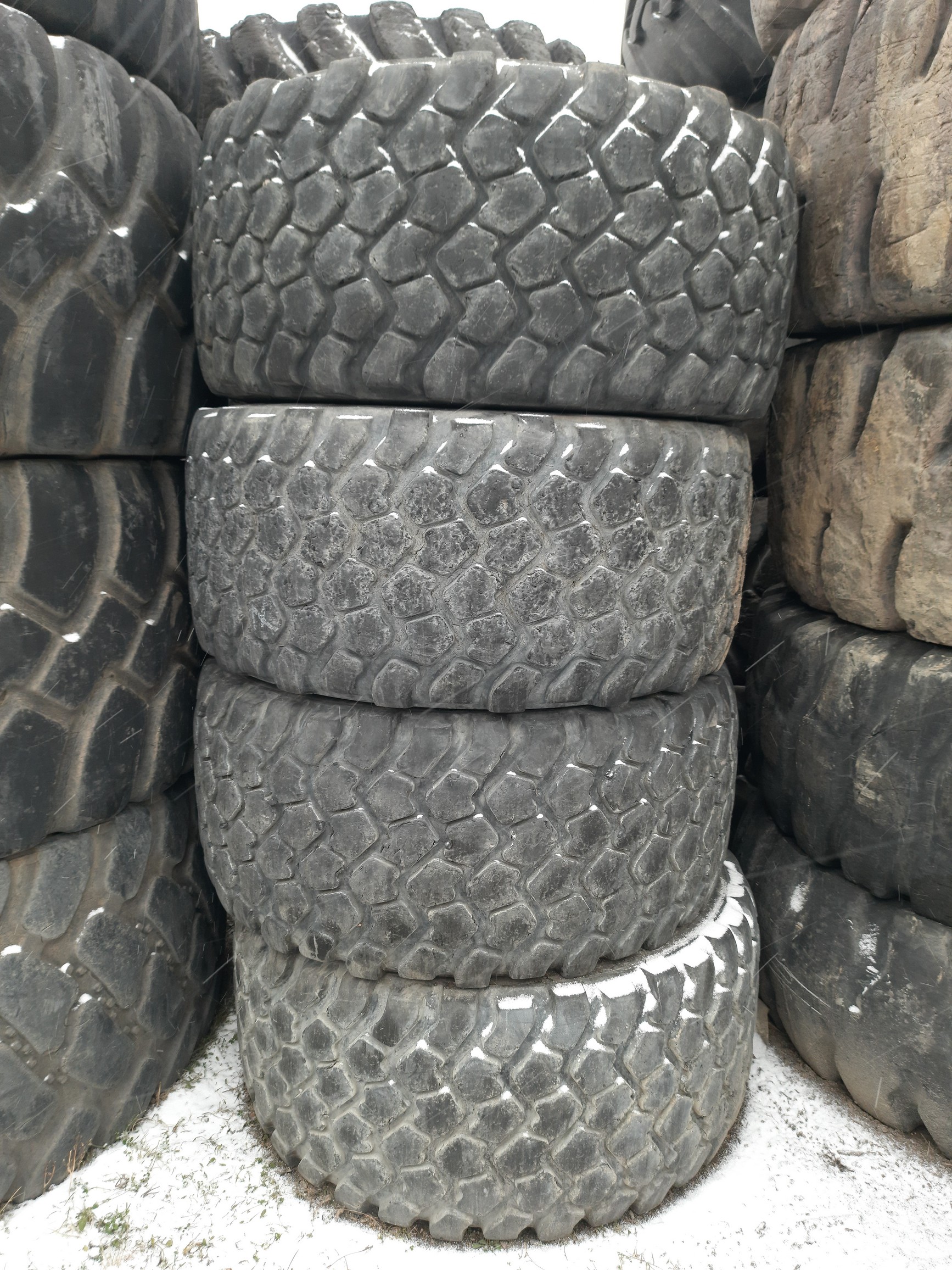 Шина 24R21 Xzl Michelin б/у